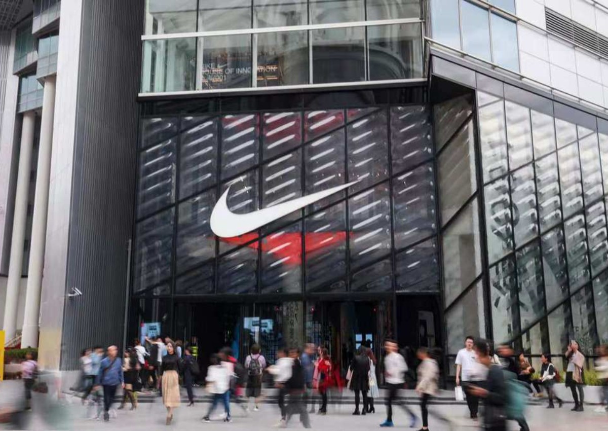  Nike  opens first global flagship store  in Shanghai 